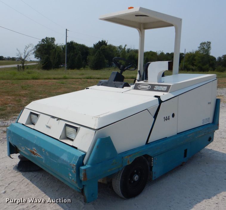 image for item HT9432 Tennant 365  sweeper