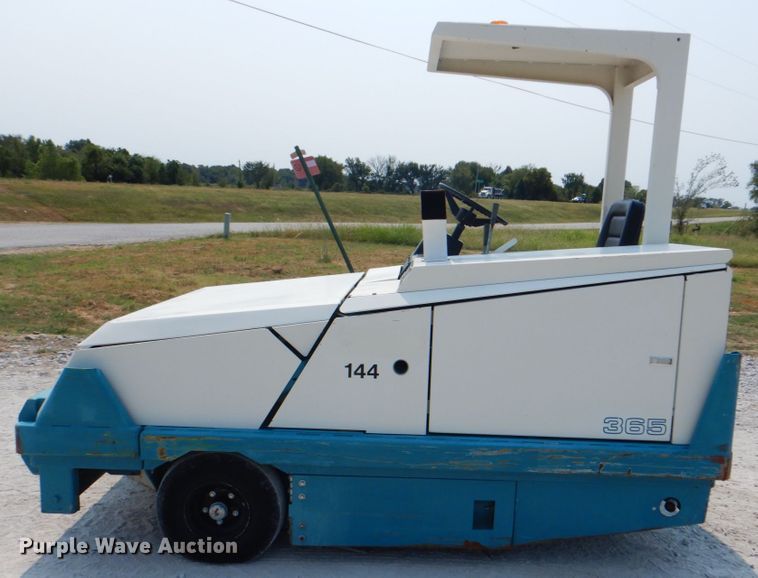 image for item HT9432 Tennant 365  sweeper