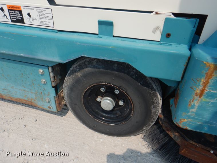 image for item HT9432 Tennant 365  sweeper