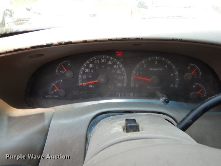 image for item II9661 2002 Ford Expedition Eddie Bauer  SUV