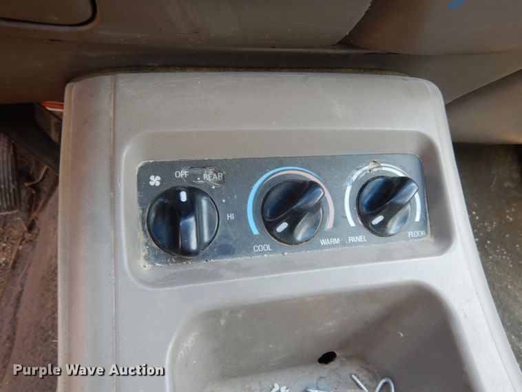 image for item II9661 2002 Ford Expedition Eddie Bauer  SUV