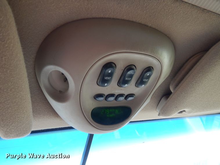 image for item II9661 2002 Ford Expedition Eddie Bauer  SUV