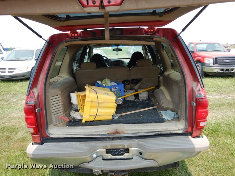 image for item II9661 2002 Ford Expedition Eddie Bauer  SUV