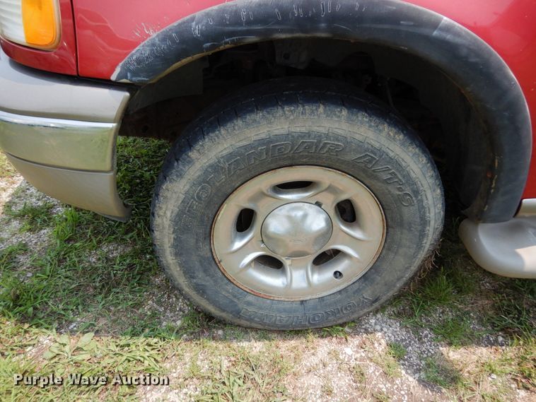 image for item II9661 2002 Ford Expedition Eddie Bauer  SUV