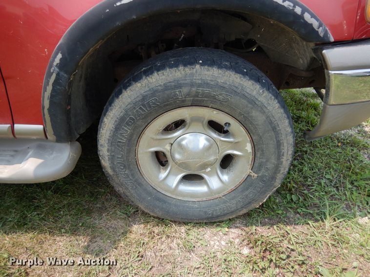 image for item II9661 2002 Ford Expedition Eddie Bauer  SUV