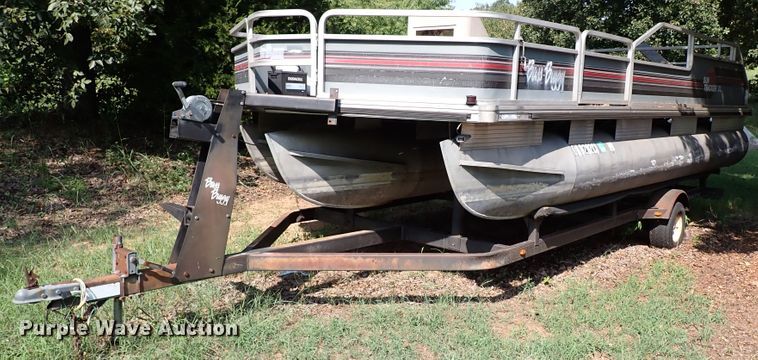 image for item IN9597 1989 Bass Buggy  pontoon boat