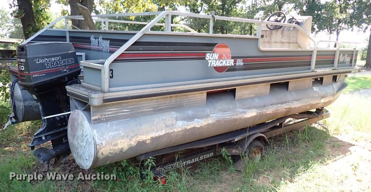 image for item IN9597 1989 Bass Buggy  pontoon boat