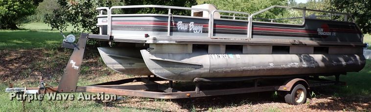 image for item IN9597 1989 Bass Buggy  pontoon boat