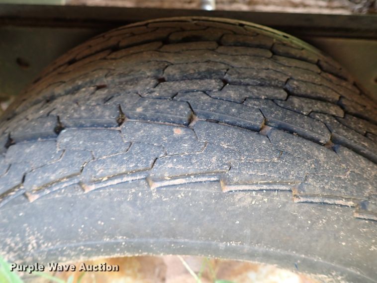 image for item IN9597 1989 Bass Buggy  pontoon boat