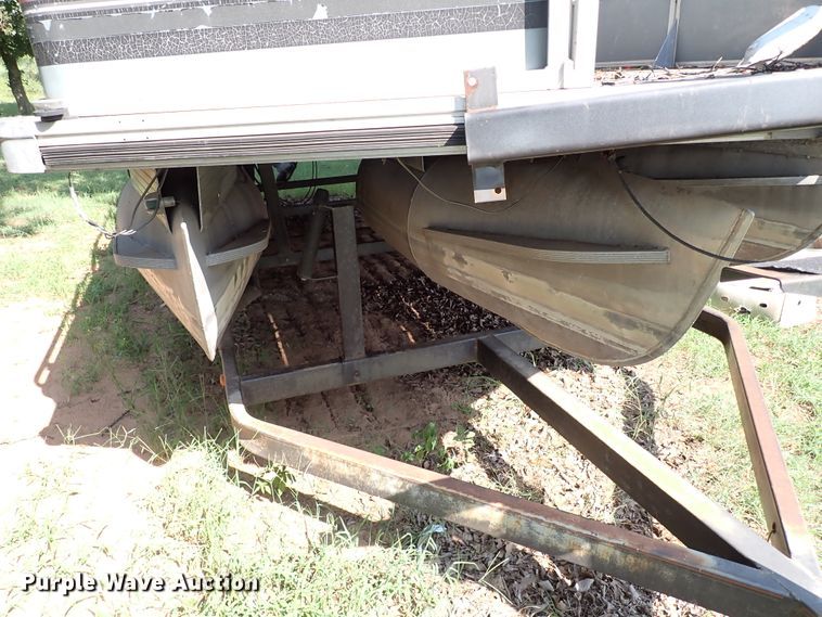 image for item IN9597 1989 Bass Buggy  pontoon boat