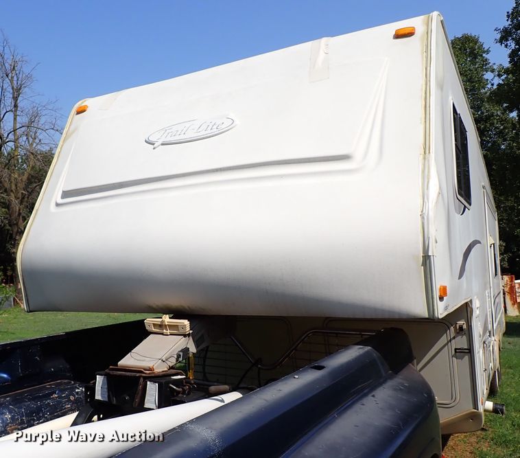 image for item IN9599 2003 R-Vision Trail-Lite  camper