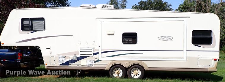 image for item IN9599 2003 R-Vision Trail-Lite  camper