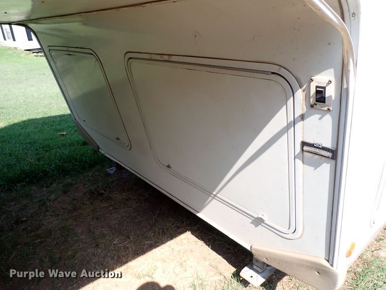 image for item IN9599 2003 R-Vision Trail-Lite  camper