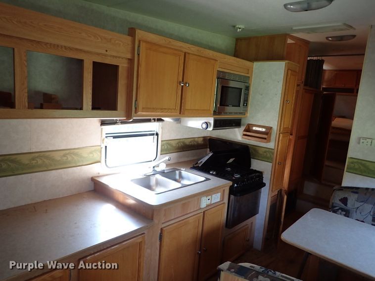 image for item IN9599 2003 R-Vision Trail-Lite  camper