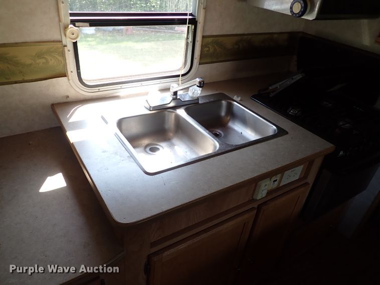 image for item IN9599 2003 R-Vision Trail-Lite  camper