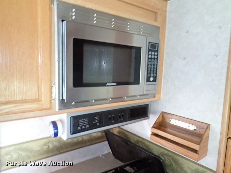 image for item IN9599 2003 R-Vision Trail-Lite  camper