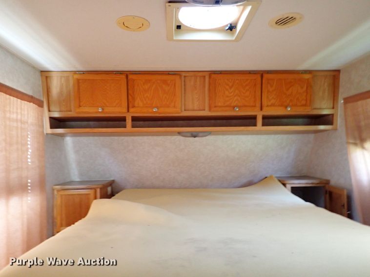 image for item IN9599 2003 R-Vision Trail-Lite  camper