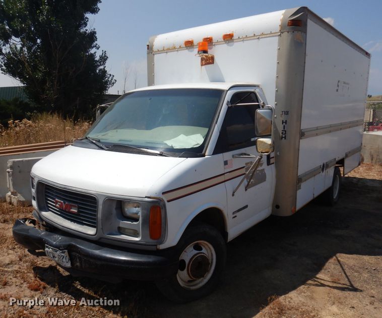 image for item IP9533 1997 GMC Savana G3500  box truck