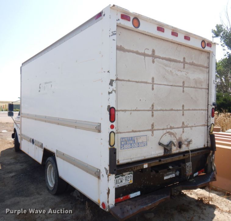 image for item IP9533 1997 GMC Savana G3500  box truck