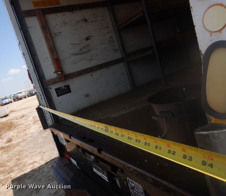 image for item IP9533 1997 GMC Savana G3500  box truck