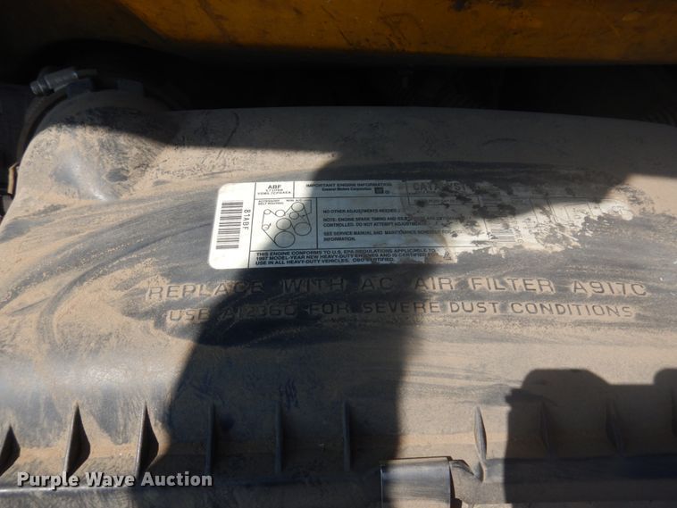 image for item IP9533 1997 GMC Savana G3500  box truck