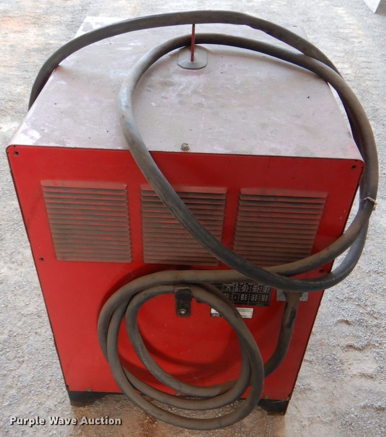 image for item IR9074 Lincoln Idealarc 250  welder