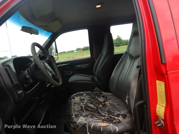 image for item IT9247 2006 Chevrolet C5500  flatbed truck