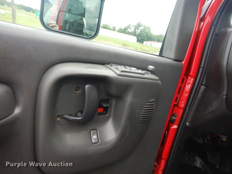 image for item IT9247 2006 Chevrolet C5500  flatbed truck