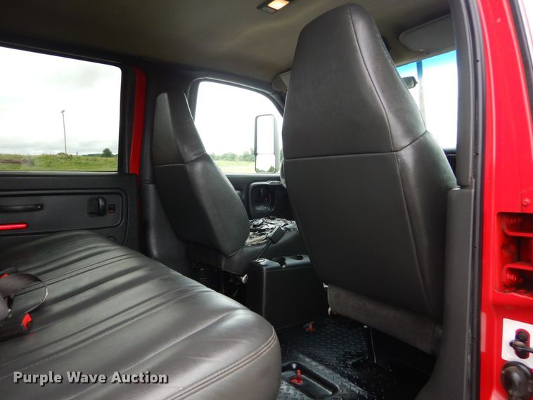 image for item IT9247 2006 Chevrolet C5500  flatbed truck