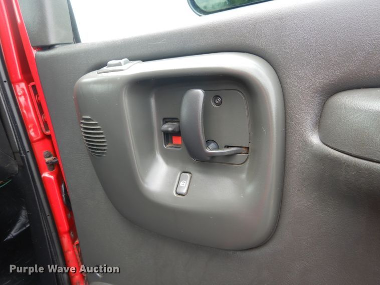 image for item IT9247 2006 Chevrolet C5500  flatbed truck