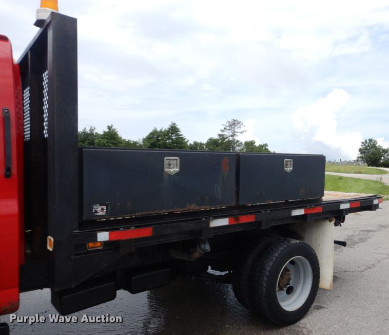 image for item IT9247 2006 Chevrolet C5500  flatbed truck