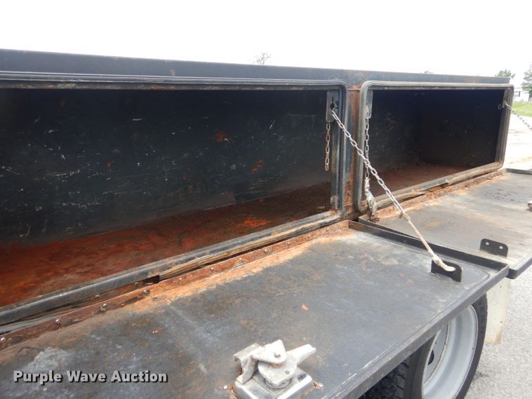 image for item IT9247 2006 Chevrolet C5500  flatbed truck