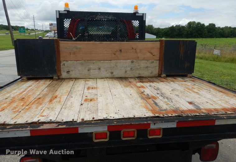 image for item IT9247 2006 Chevrolet C5500  flatbed truck