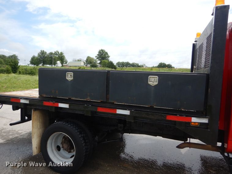 image for item IT9247 2006 Chevrolet C5500  flatbed truck