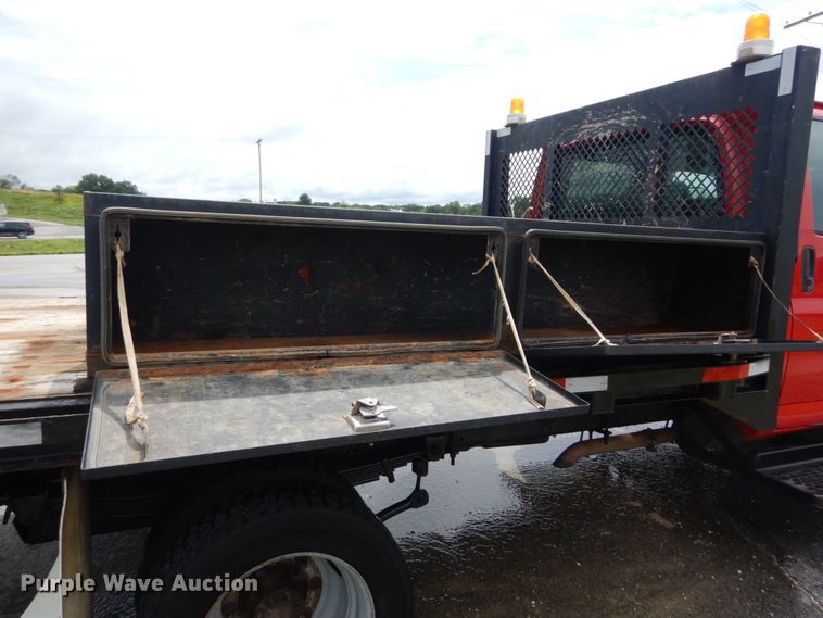 image for item IT9247 2006 Chevrolet C5500  flatbed truck