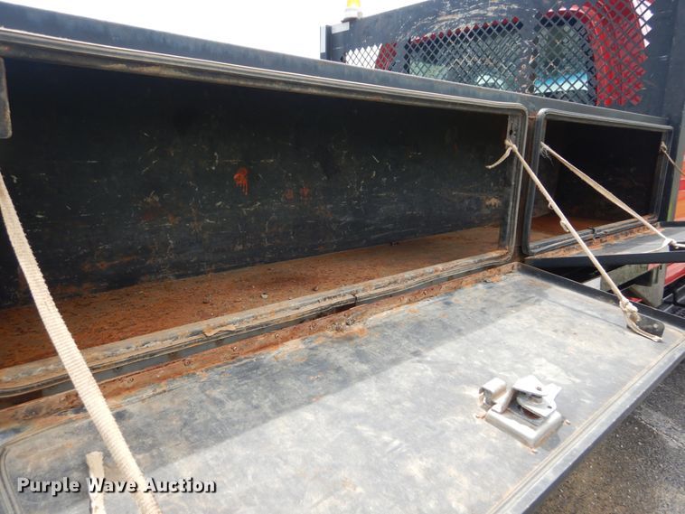 image for item IT9247 2006 Chevrolet C5500  flatbed truck