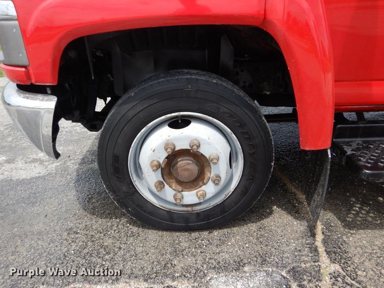 image for item IT9247 2006 Chevrolet C5500  flatbed truck