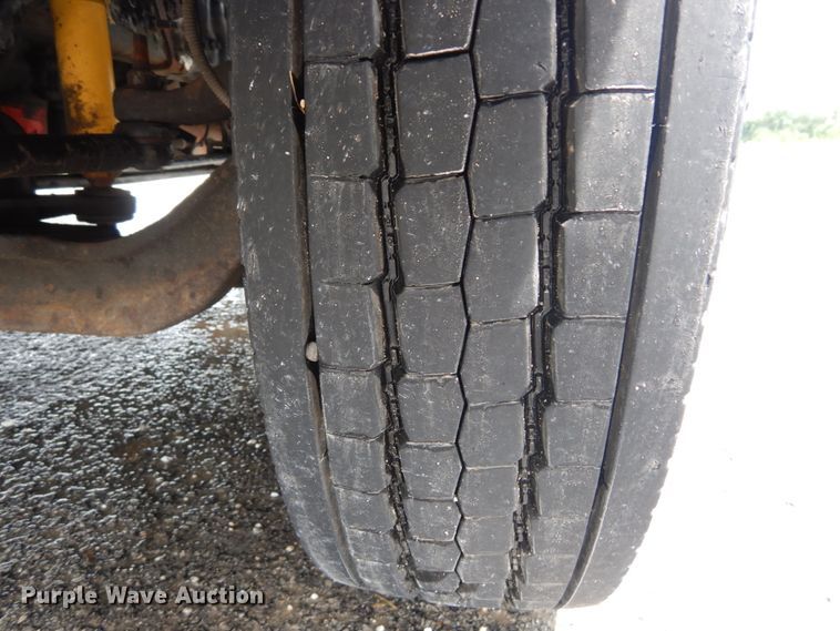 image for item IT9247 2006 Chevrolet C5500  flatbed truck