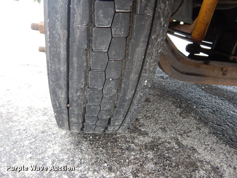 image for item IT9247 2006 Chevrolet C5500  flatbed truck