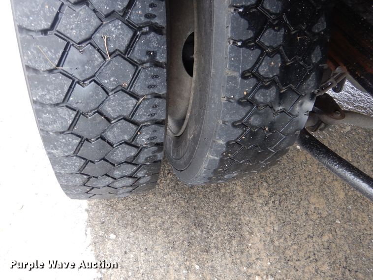 image for item IT9247 2006 Chevrolet C5500  flatbed truck