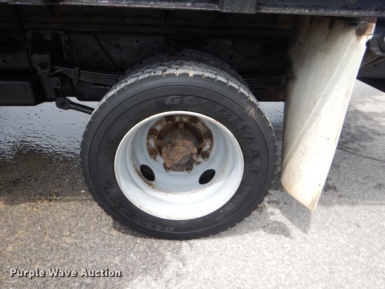 image for item IT9247 2006 Chevrolet C5500  flatbed truck