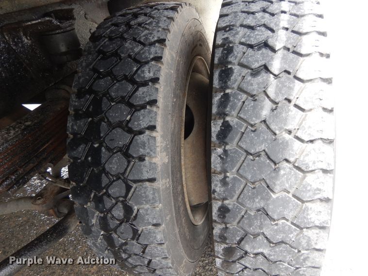 image for item IT9247 2006 Chevrolet C5500  flatbed truck