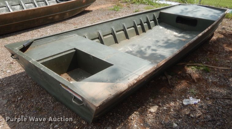 image for item IT9644 2015 Alumacraft  boat