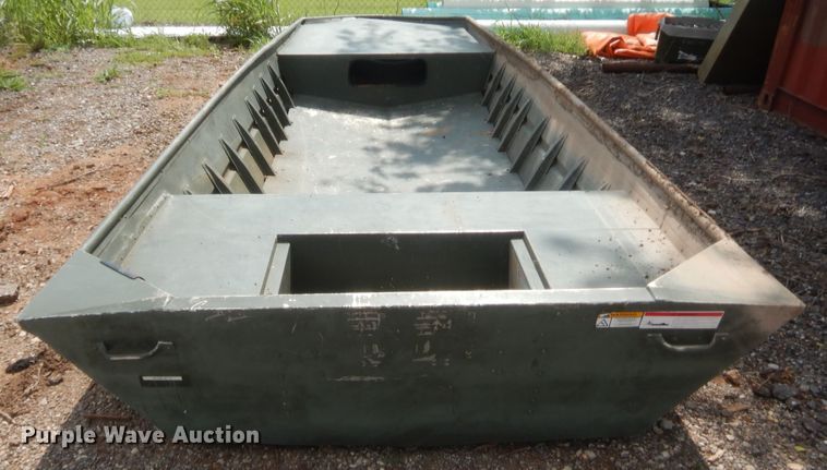 image for item IT9644 2015 Alumacraft  boat