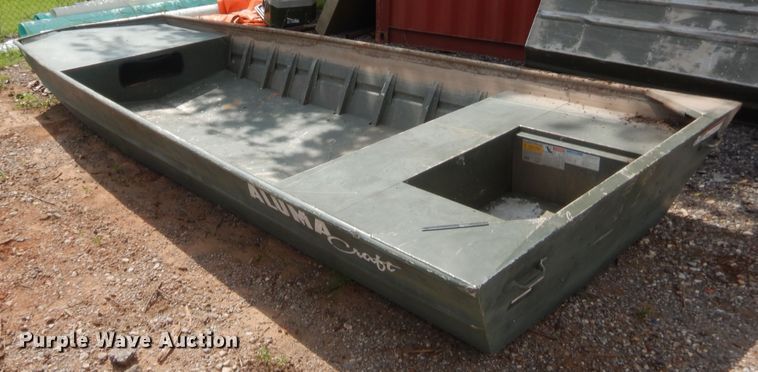 image for item IT9644 2015 Alumacraft  boat