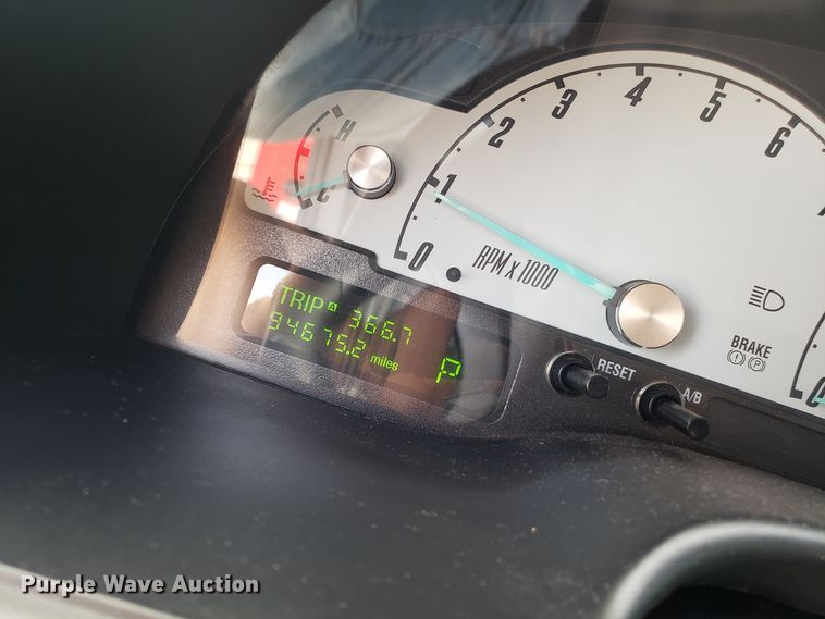 image for item IU9470 2002 Ford Thunderbird  convertible