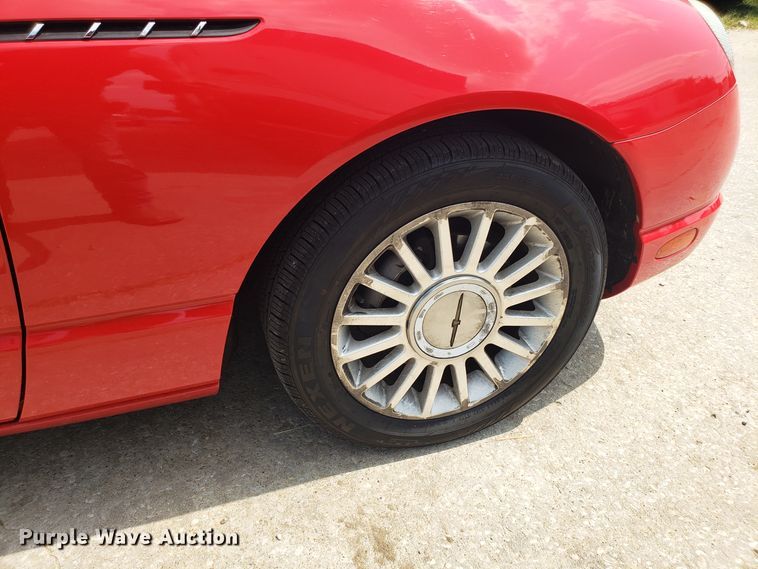 image for item IU9470 2002 Ford Thunderbird  convertible