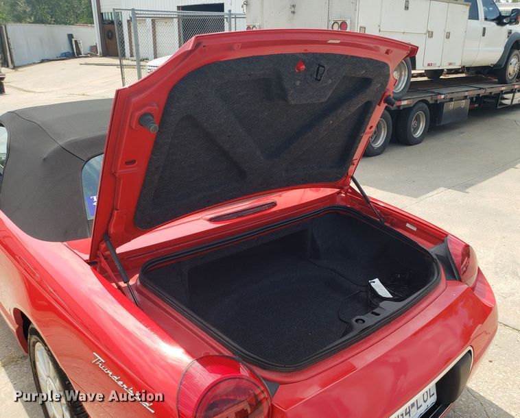 image for item IU9470 2002 Ford Thunderbird  convertible