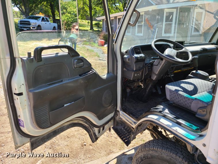 image for item IU9491 2005 Isuzu NPR  dump truck