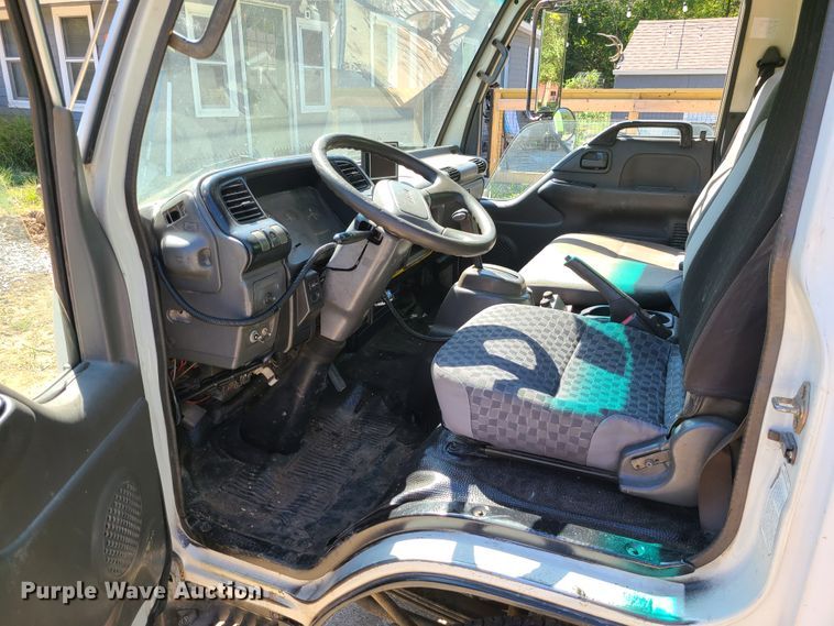 image for item IU9491 2005 Isuzu NPR  dump truck